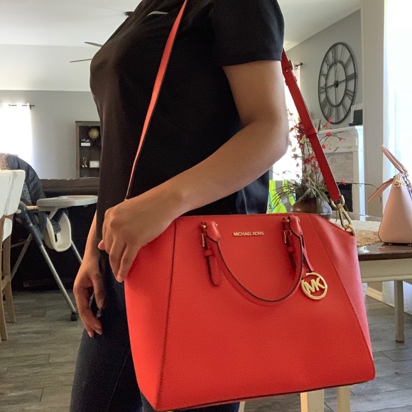 Beautiful large Ciara satchel 😍 - Picture 5 of 9